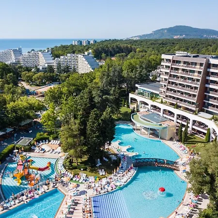 Flamingo Grand & Szálloda