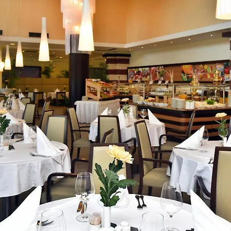 Ξενοδοχείο Flamingo Grand & Αλμπένα