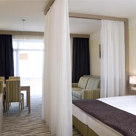 Flamingo Grand & Otel