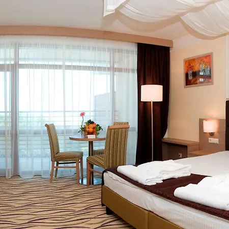 Flamingo Grand & Hotel