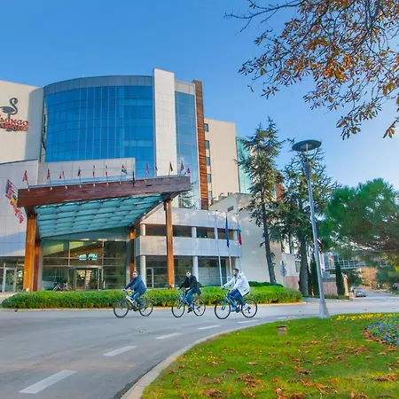 Flamingo Grand & 5* Αλμπένα