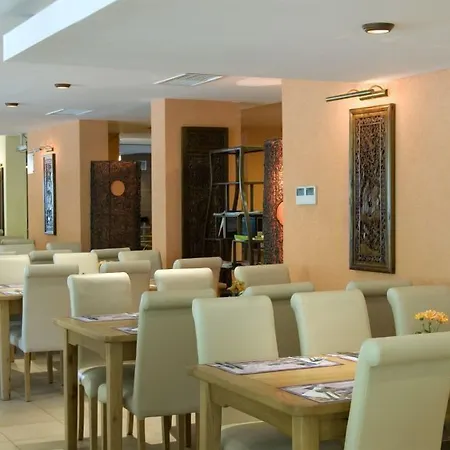 Flamingo Grand & Ξενοδοχείο